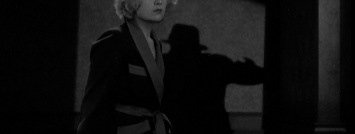Miss Pinkerton (1932) Review, with Joan Blondell and George Brent