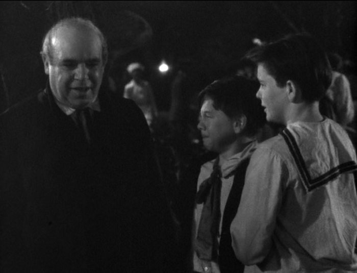 Seriously. Mickey Rooney plays a young Clark Gable. Seriously.