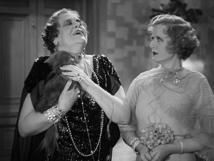 All the ladies at the club gettin' giggly.