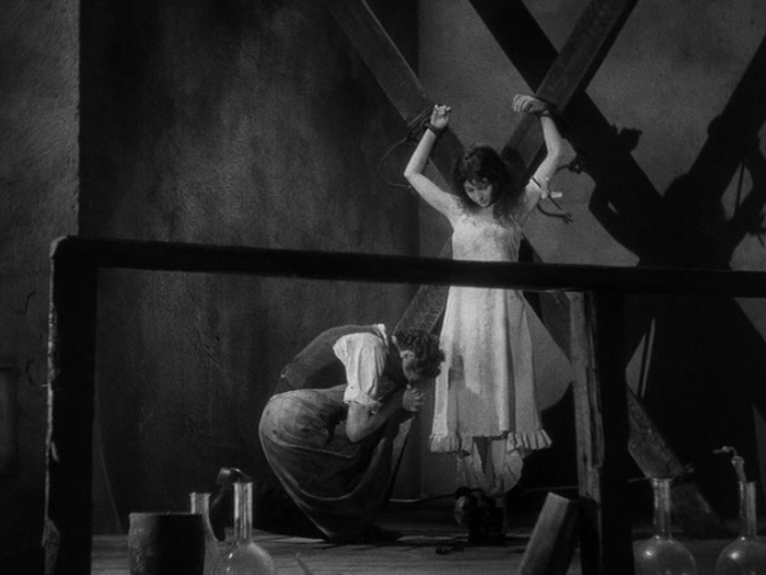 Murders in the Rue Morgue (1932)