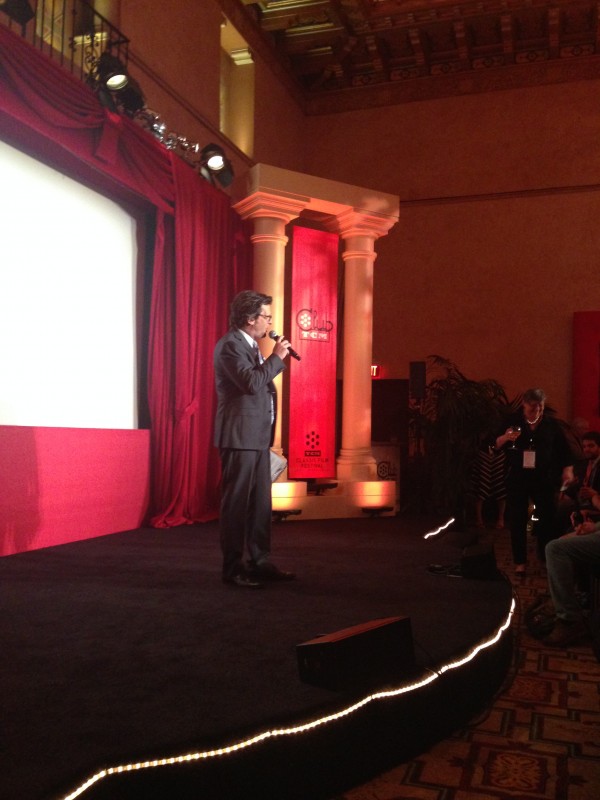 Ben Mankiewicz officially kicks off the opening of Club TCM before rushing off to the Red Carpet.