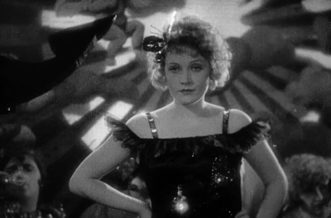 The Blue Angel (1930) Review, with Marlene Dietrich and Emil Jannings