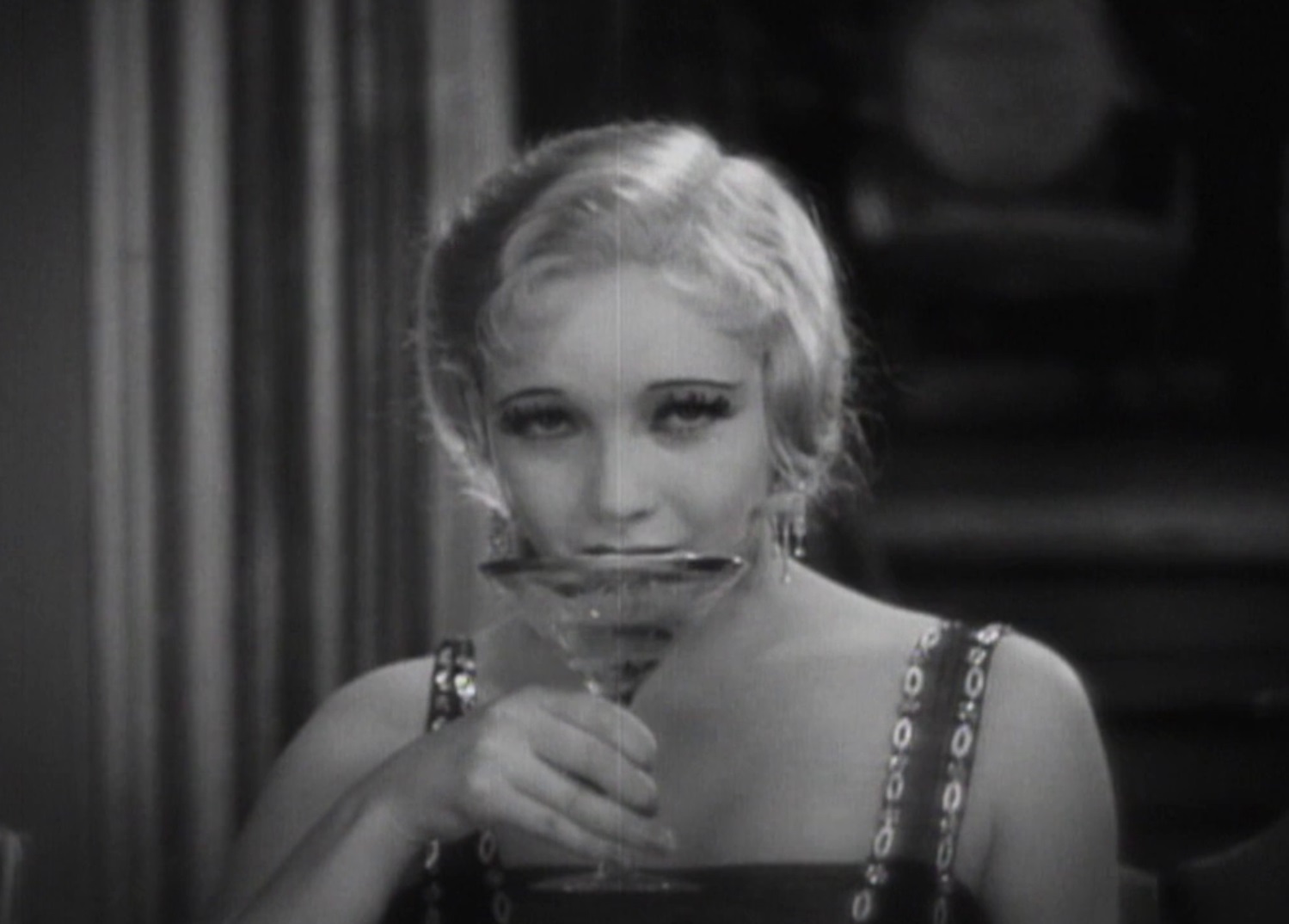 A Woman of Experience (1931) Review, with Helen Twelvetrees